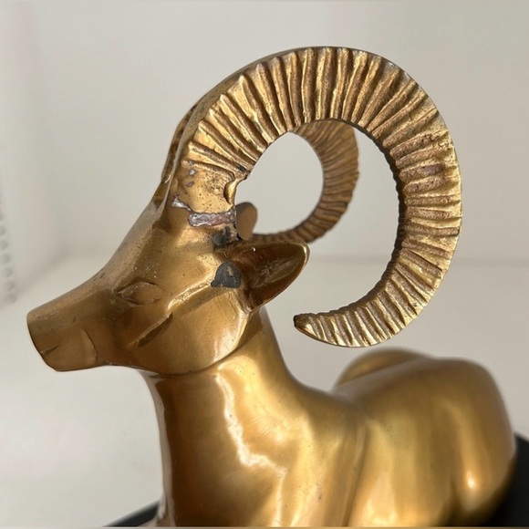 Vintage Midcentury Brass Big Horn Ram Gazelle Antelope Statue Sculpture - Picture 4 of 13
